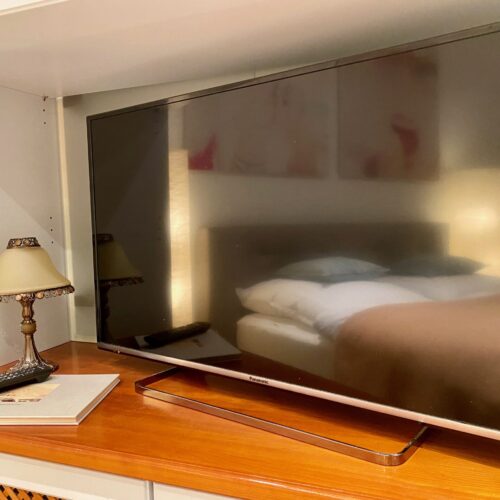 Q-Street Studio Apartment