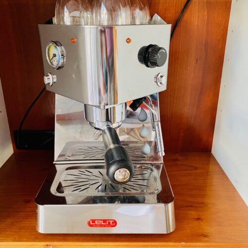 Q-Street Studio Apartment